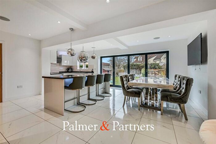 4 Bedroom Semi Detached House For Sale In Baddow Road, Chelmsford, Essex, CM2