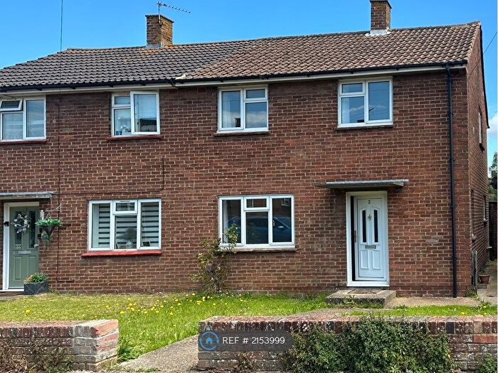 2 Bedroom Semi-Detached House To Rent In Franklyn Road, Canterbury, CT2