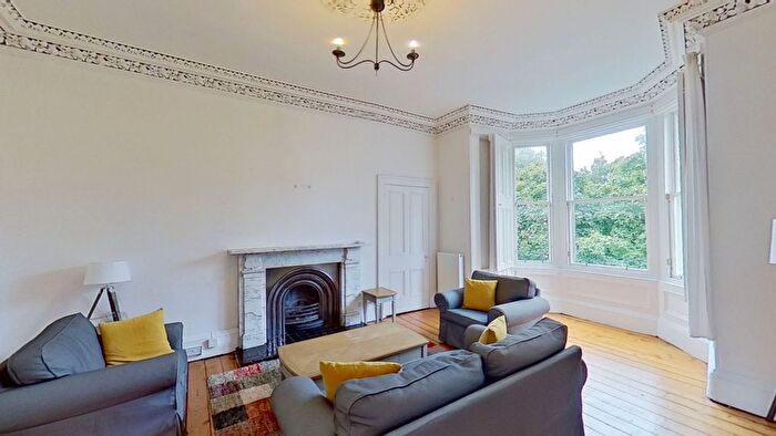 3 Bedroom Flat To Rent In Gladstone Terrace, Edinburgh, EH9