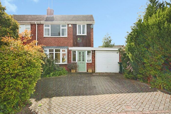 3 Bedroom Semi-Detached House For Sale In Osbaston Close, Coventry, West Midlands, CV5