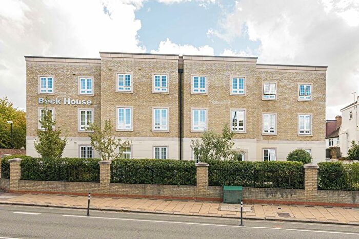 2 Bedroom Flat For Sale In Twickenham Road, Isleworth, TW7