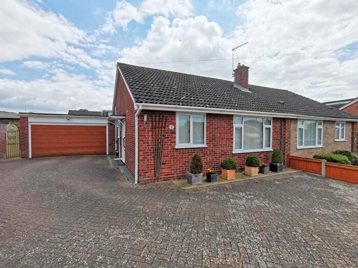 2 Bedroom Semi-Detached Bungalow For Sale In Nuttele Close, Hempnall, Norwich, NR15