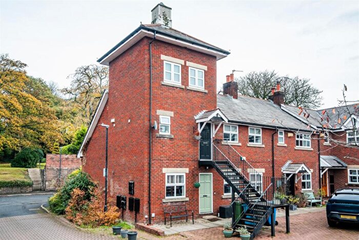2 Bedroom Apartment For Sale In Spring Mews, Whittle-Le-Woods, Chorley, PR6