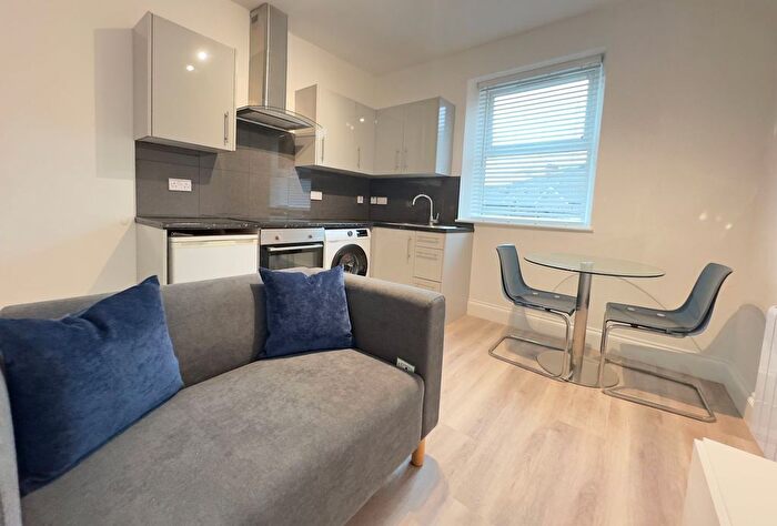 1 Bedroom Flat To Rent In Tudor Street, Cardiff, CF11