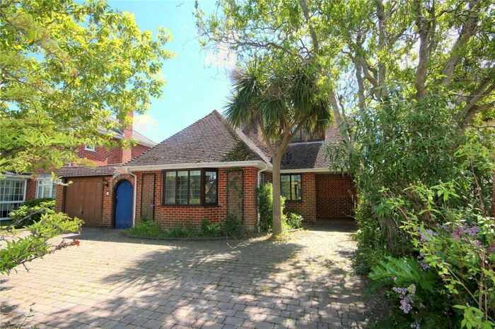 3 Bedroom Detached House To Rent In Hynesbury Road, Friars Cliff, Christchurch:, Dorset, BH23