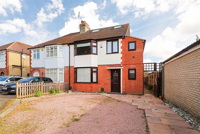 6 Bedroom Semi Detached House For Sale In Gisborne Road, Cambridge, CB1