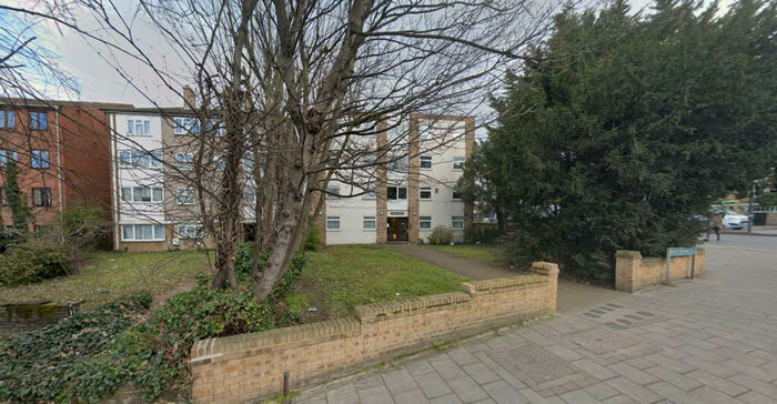 2 Bedroom Flat To Rent In Burnt Ash Hill, London, SE12