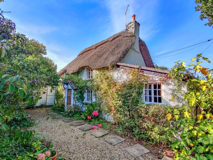 2 Bedroom Cottage For Sale In Chisels Lane, Neacroft, Christchurch, BH23