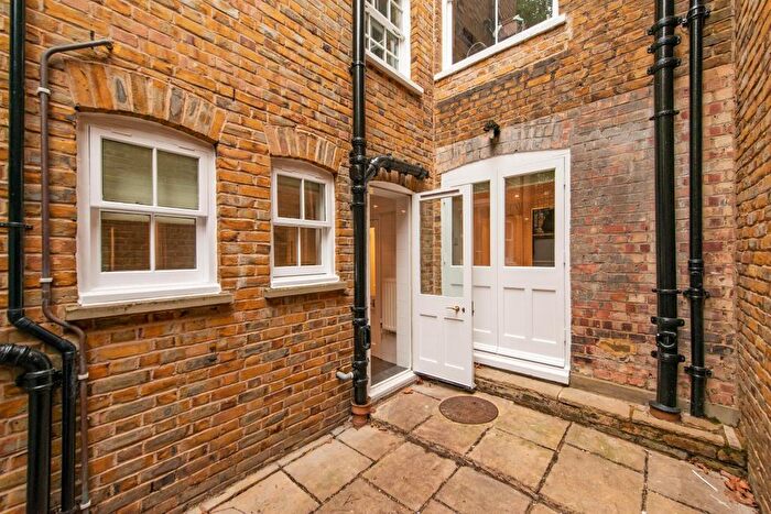 1 Bedroom Flat To Rent In St. John Street, London, EC1V