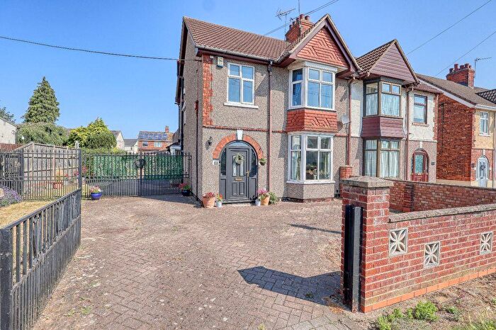 3 Bedroom Semi-Detached House For Sale In West Common Lane, Scunthorpe, DN17
