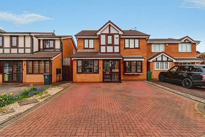 4 Bedroom Detached House For Sale In Dewberry Drive, Walsall, WS5