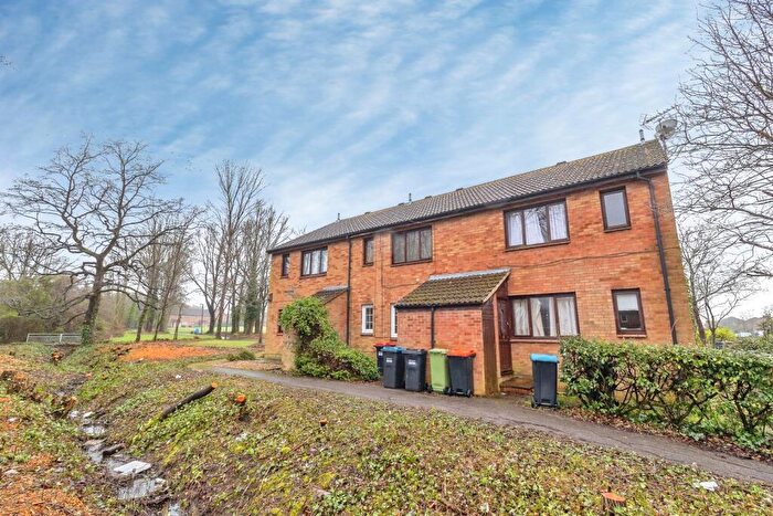 1 Bedroom Maisonette For Sale In Downland, Two Mile Ash, Milton Keynes, Buckinghamshire, MK8