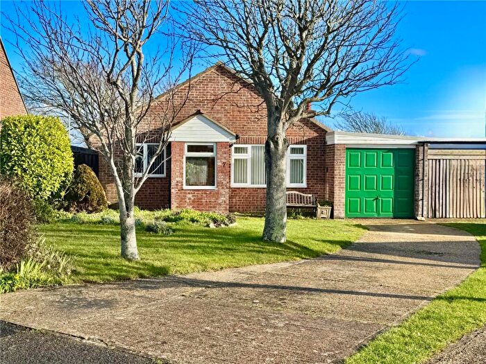 3 Bedroom Bungalow For Sale In Grebe Close, Milford On Sea, Lymington, Hampshire, SO41