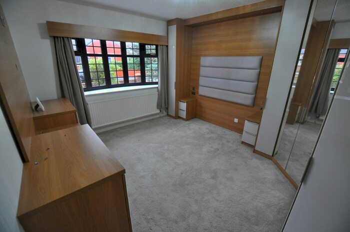 4 Bedroom Bungalow For Sale In Wynne Grove, Denton, M34