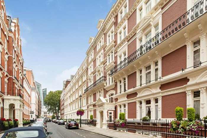 3 Bedroom Flat To Rent In Carlisle Place, Victoria, SW1P