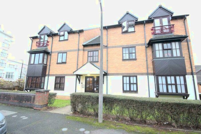 1 Bedroom Flat To Rent In Gorse Meade, Cippenenham, SL1