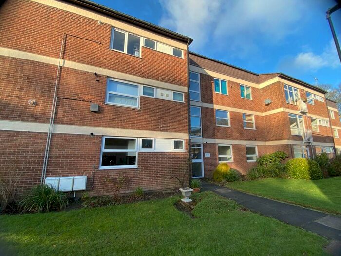2 Bedroom Apartment To Rent In Foxhill Court, Leeds, LS16