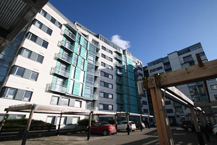 Flat To Rent In Ingram Street, Leeds, LS11