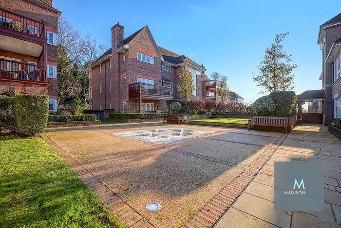 2 Bedroom Flat To Rent In Hammers Lane, London, NW7