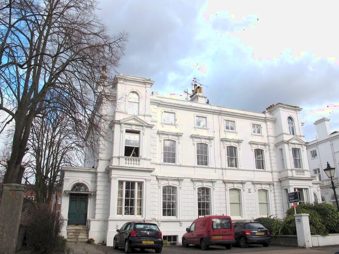 3 Bedroom Flat To Rent In Portland Terrace, The Green, Richmond, TW9