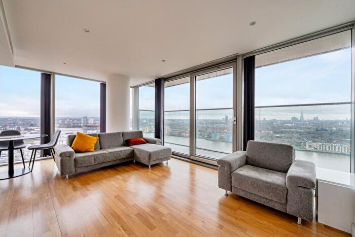 2 Bedroom Flat To Rent In Landmark West Tower, Marsh Wall, E14