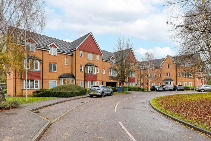 1 Bedroom Flat For Sale In Redoubt Close, Hitchin, SG4