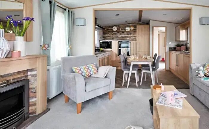 2 Bedroom Park Home For Sale In Shorefield Road, Downton, Lymington, SO41