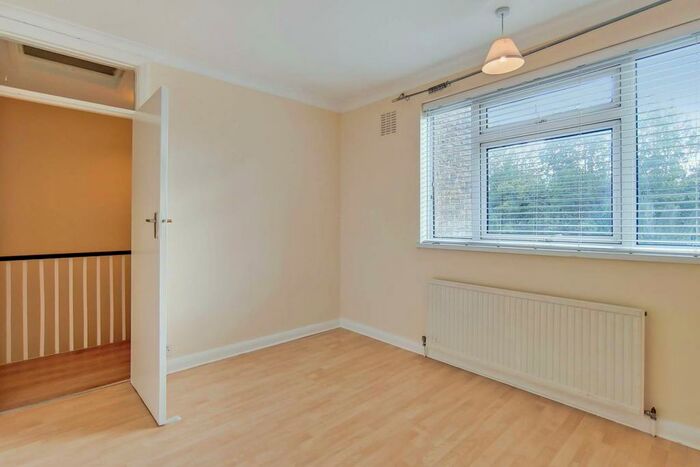 3 Bedroom House To Rent In Blackheath Vale, Blackheath, London, SE3
