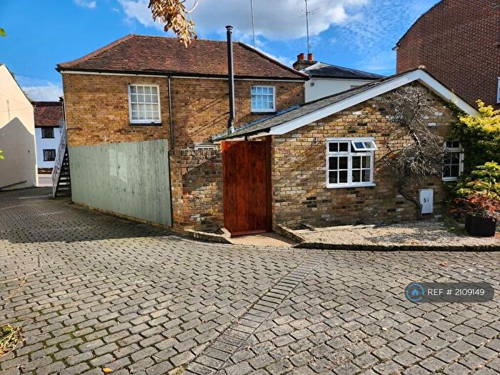 2 Bedroom Maisonette To Rent In High Street, Ongar, CM5