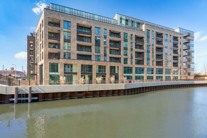 2 Bedroom Flat To Rent In Southmere House, Legacy Wharf, E15