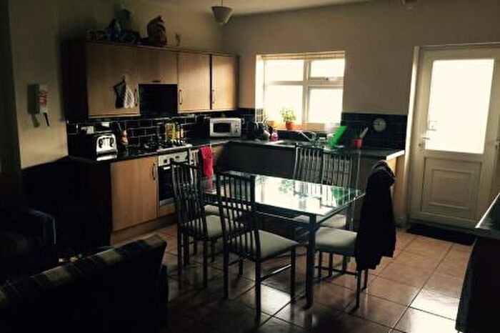 6 Bedroom Semi-Detached House To Rent In Brunswick Street, CV31
