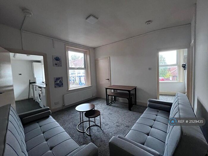 4 Bedroom Semi-Detached House To Rent In Hunters Road, Spital Tongues, Newcastle Upon Tyne, NE2