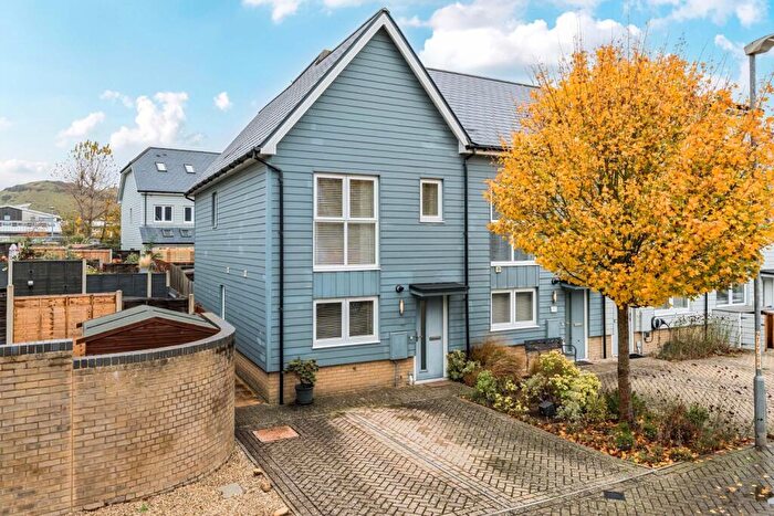 2 Bedroom End Of Terrace House For Sale In Trinity Drive, Folkestone, CT19