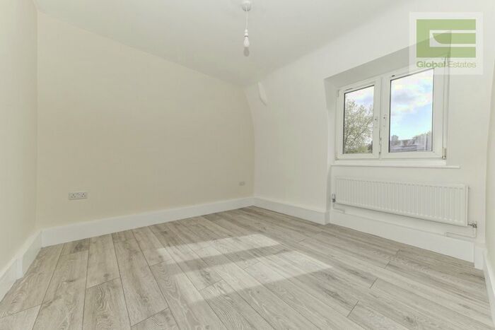 5 Bedroom Flat To Rent In Netherby House, Union Road, London, SW8