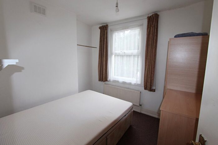 1 Bedroom Flat To Rent In Holloway Road, London, N7