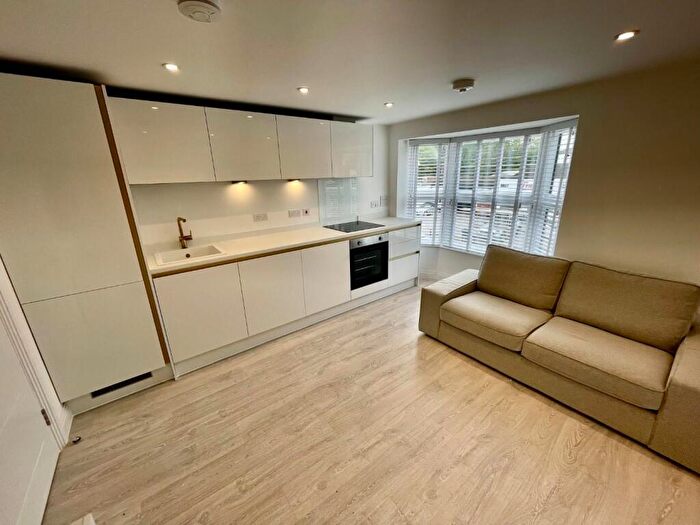 1 Bedroom Apartment To Rent In Bridge Street, Caversham, Reading, RG4