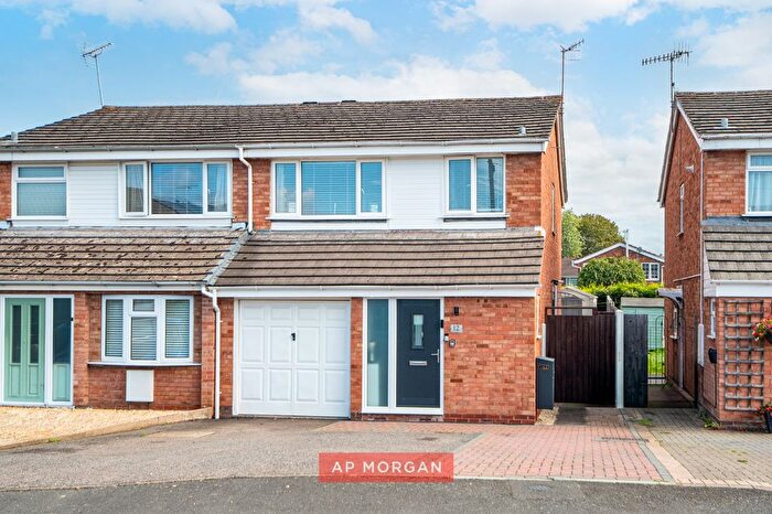 3 Bedroom Semi Detached House For Sale In Willow Drive, Droitwich, Worcestershire, WR9