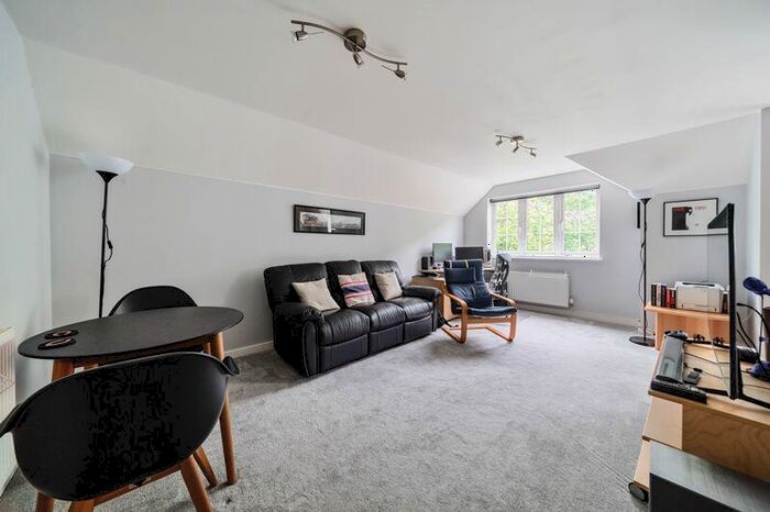 2 Bedroom Apartment To Rent In Elder Crescent, Bordon, GU35