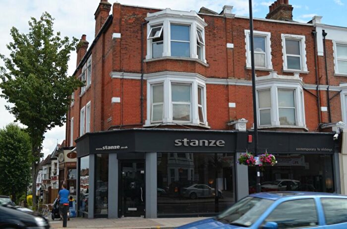 2 Bedroom Flat To Rent In Green Lanes, Palmers Green, N13