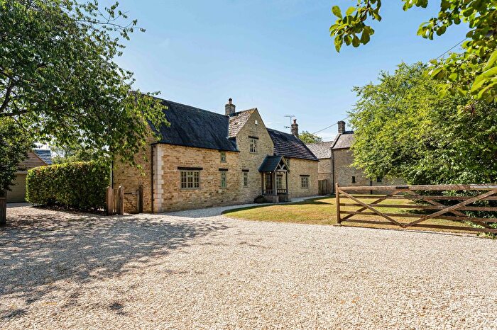 4 Bedroom Detached House For Sale In Broadwell, Lechlade, Oxfordshire, GL7