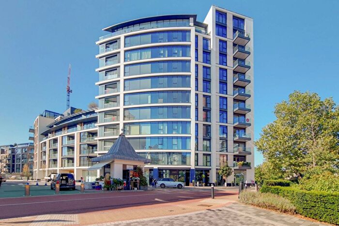 3 Bedroom Flat For Sale In Chelsea Island, Chelsea, London, SW10
