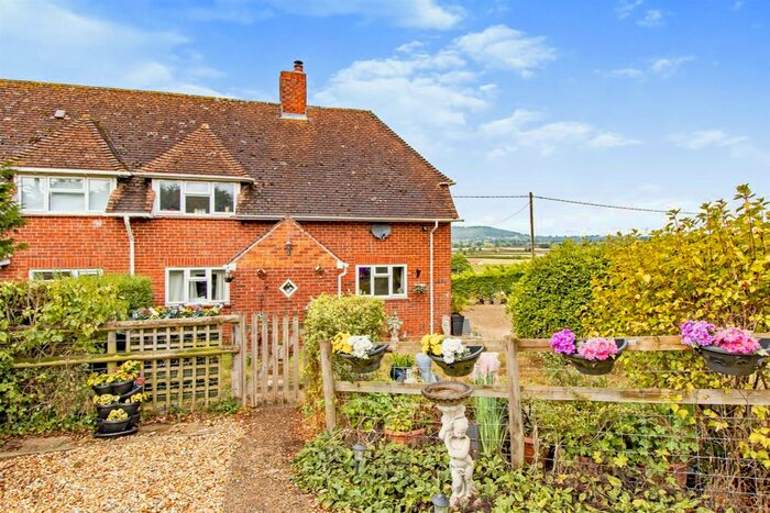 3 Bedroom Semi-Detached House For Sale In Bleax Close, East Orchard, Shaftesbury, SP7