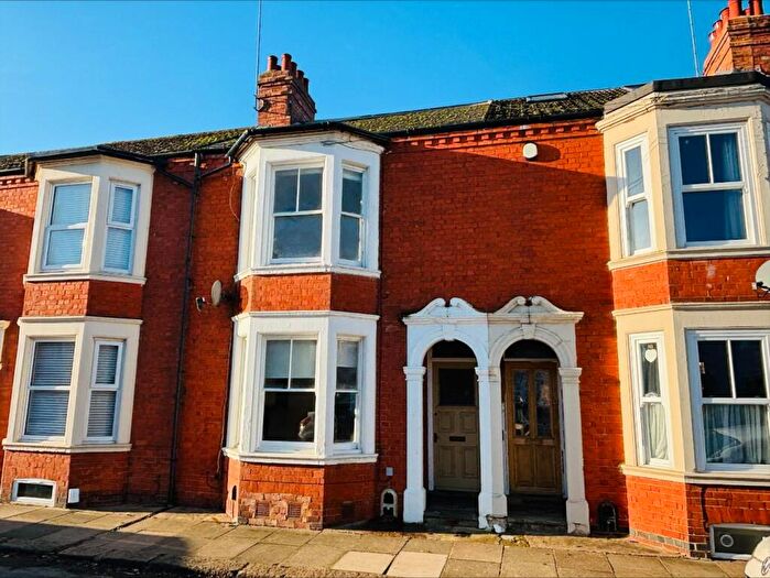 3 Bedroom Terraced House For Sale In Albany Road, Abington, Northampton, NN1