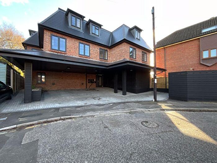 2 Bedroom Flat To Rent In Christchurch, BH23