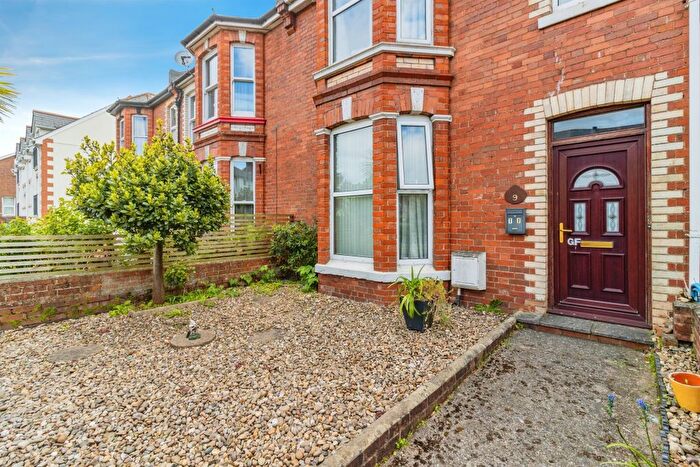 3 Bedroom Flat For Sale In Cecil Road, Paignton, TQ3