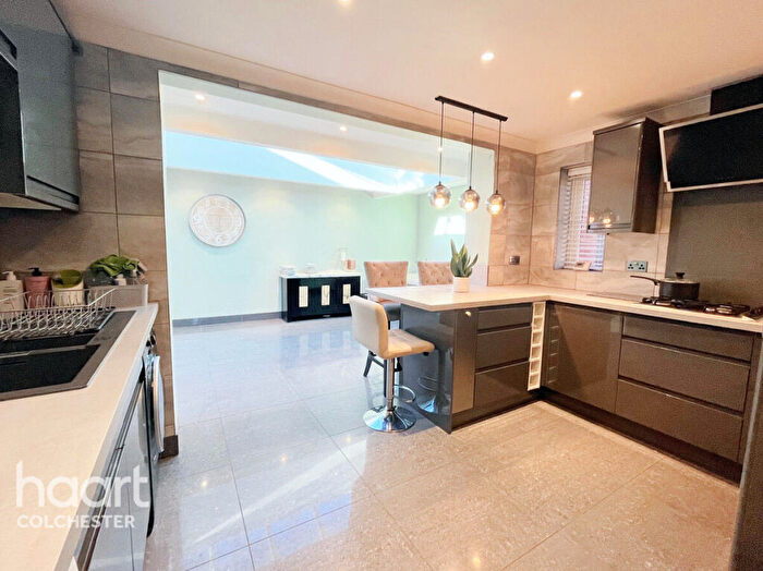 4 Bedroom Link Detached House For Sale In Edward Paxman Gardens, Colchester, CO1