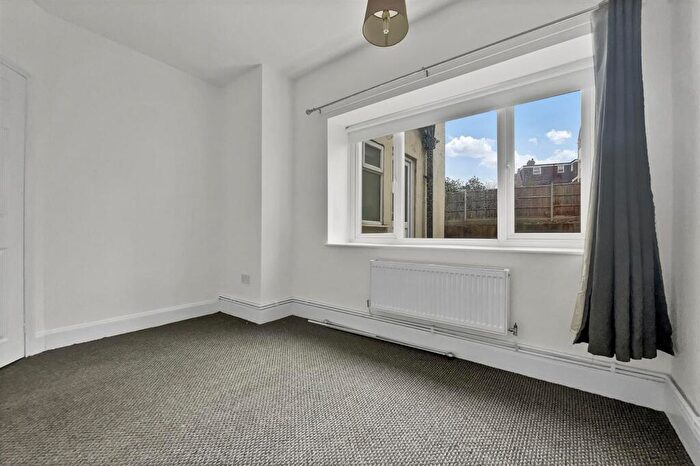 2 Bedroom Flat To Rent In Albany Road, Coventry, CV5