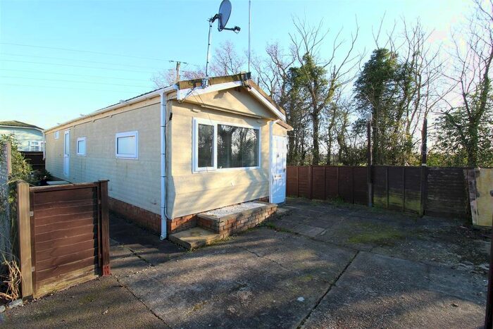 2 Bedroom Mobile/park Home For Sale In Barretts Lane, Needham Market, Ipswich, IP6