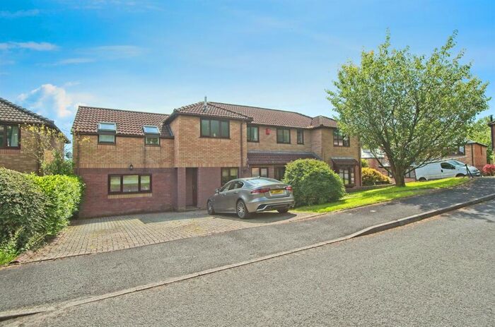 5 Bedroom Detached House For Sale In Glan Creigiau, Groesfaen, Pontyclun, CF72