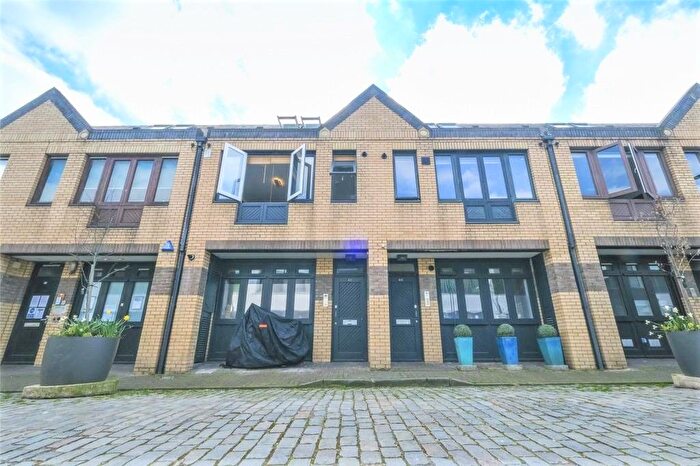 1 Bedroom Flat To Rent In Shirland Mews, London, W9